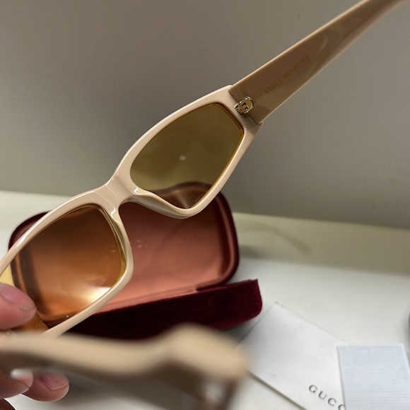 Gucci - Rectangular Acetate Sunglasses - Beige - Gucci Eyewear - Picture 4 of 7